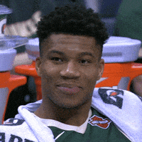 每日GIF(2020-08-10)的gif-Giannis Antetokounmpo Smile GIF by Milwaukee Bucks