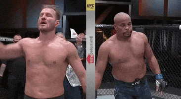每日GIF(2020-08-17)的gif-Daniel Cormier Sport GIF by UFC