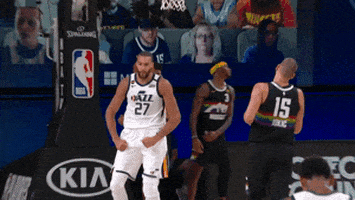 每日GIF(2020-08-20)的gif-High Five I See You GIF by NBA