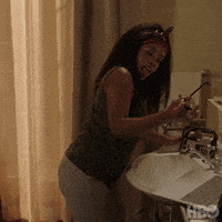 每日GIF(2020-08-23)的gif-Michaela Coel Dancing GIF by HBO