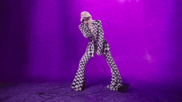 每日GIF(2020-08-24)的gif-Midnight Sky GIF by Miley Cyrus