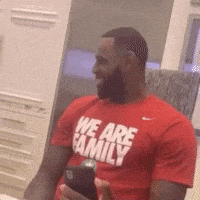 每日GIF(2020-08-26)的gif-lebron james taco tuesday GIF