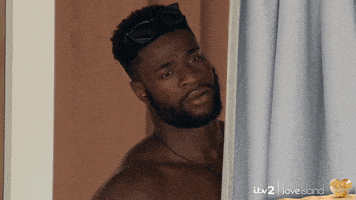 每日GIF(2020-08-28)的gif-Spy Spying GIF by Love Island