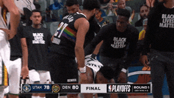每日GIF(2020-09-03)的gif-Nba Playoffs Hug GIF by NBA