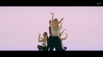 每日GIF(2020-09-04)的gif-Voguing Red Velvet GIF