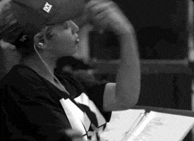 每日GIF(2020-09-05)的gif-Beyonce Jamming GIF