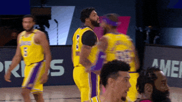 每日GIF(2020-09-12)的gif-Looking Los Angeles GIF by NBA