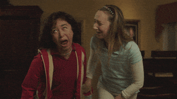 每日GIF(2020-09-19)的gif-Maya Erskine Pen15Show GIF by HULU