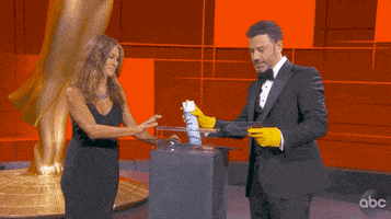 每日GIF(2020-09-21)的gif-Jennifer Aniston Abc GIF by Emmys