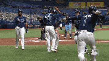 每日GIF(2020-10-01)的gif-High Five Major League Baseball GIF by MLB