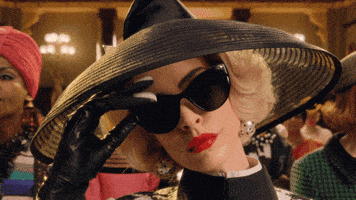每日GIF(2020-10-03)的gif-Excited Anne Hathaway GIF by The Witches