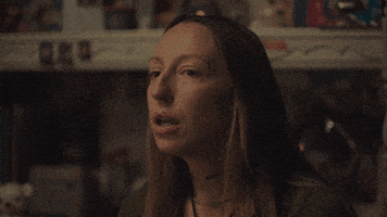 每日GIF(2020-10-05)的gif-Im Sorry Maya Erskine GIF by HULU