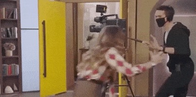每日GIF(2020-10-06)的gif-Hug Me Drew Barrymore GIF by Saturday Night Live