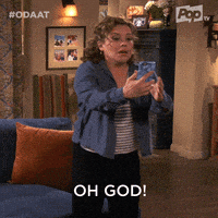 每日GIF(2020-11-05)的gif-Scared Oh No GIF by One Day At A Time