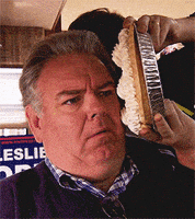 每日GIF(2020-11-13)的gif-Parks And Recreation Pie GIF
