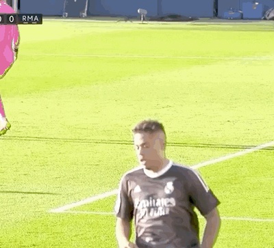 每日GIF(2020-11-22)的gif-Real Madrid Football GIF