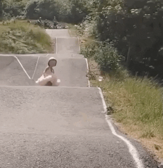 每日GIF(2020-11-22)的gif-Skateboard Badass GIF