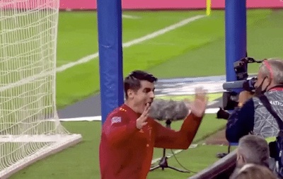 每日GIF(2020-11-22)的gif-Im So Excited GIF by UEFA