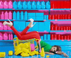 每日GIF(2020-12-01)的gif-Fashion Fml GIF by Raul Gonzo