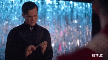 每日GIF(2020-12-11)的gif-Julie And The Phantoms GIF by NETFLIX