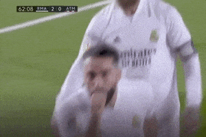 每日GIF(2020-12-13)的gif-Real Madrid Kiss GIF