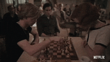 每日GIF(2020-12-16)的gif-Chess GIF by NETFLIX