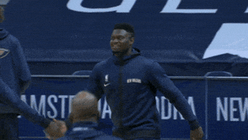 每日GIF(2020-12-28)的gif-Regular Season Hug GIF by NBA