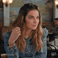 每日GIF(2021-01-20)的gif-Lean In Tell Me GIF by Schitt's Creek