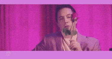 每日GIF(2021-01-20)的gif-Valentines Day Flirting GIF by Saturday Night Live