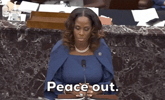 每日GIF(2021-02-11)的gif-Peace Out GIF by GIPHY News
