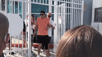 每日GIF(2021-02-18)的gif-Drunk Tom Brady GIF