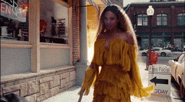 每日GIF(2021-02-22)的gif-Music Video Reaction GIF