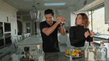 每日GIF(2021-02-23)的gif-Happy Hour Dancing GIF by Casa México Tequila