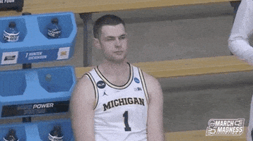 每日GIF(2021-03-21)的gif-Ncaa Basketball Smh GIF by NCAA March Madness