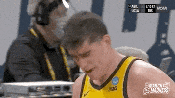 每日GIF(2021-03-23)的gif-Sad Ncaa Basketball GIF by NCAA March Madness