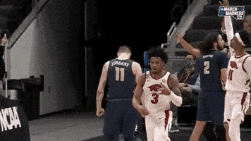 每日GIF(2021-03-28)的gif-Ncaa Basketball Sport GIF by NCAA March Madness