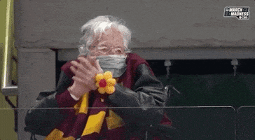 每日GIF(2021-03-28)的gif-Ncaa Basketball Applause GIF by NCAA March Madness