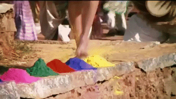 每日GIF(2021-03-30)的gif-Holi Festival Bollywood GIF