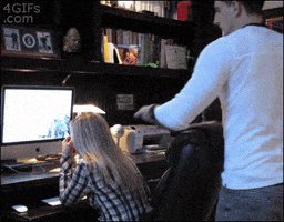 每日GIF(2021-04-02)的gif-April Fools Hair GIF