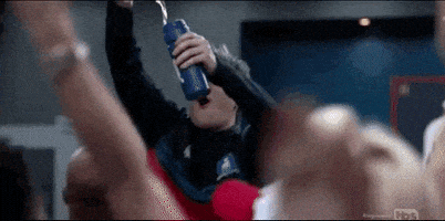 每日GIF(2021-04-05)的gif-Cheers Celebrate GIF by SAG Awards