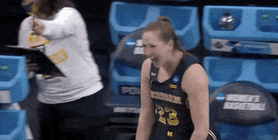 每日GIF(2021-04-05)的gif-Excited March Madness GIF by NCAA Championships