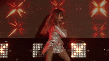 每日GIF(2021-04-07)的gif-Paula Abdul Spin GIF by New Year's Rockin' Eve
