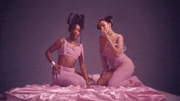 每日GIF(2021-04-11)的gif-Kiss Me More GIF by Doja Cat