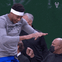 每日GIF(2021-04-25)的gif-Giannis Antetokounmpo Dancing GIF by Milwaukee Bucks