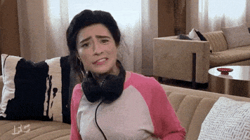 每日GIF(2021-04-26)的gif-Confused Sarah Silverman GIF by Film Independent Spirit Awards