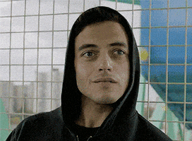 每日GIF(2021-04-29)的gif-Mr Robot Smile GIF