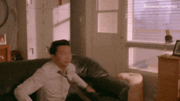 每日GIF(2021-05-04)的gif-Couch Potato Comedy GIF by Kim's Convenience