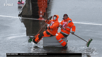 每日GIF(2021-05-17)的gif-Raining Row Row Row GIF by MotoGP