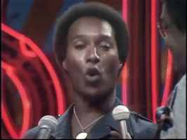每日GIF(2021-05-20)的gif-Paul Mooney Episode 151 GIF by Soul Train