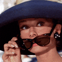 每日GIF(2021-05-22)的gif-Audrey Hepburn Reaction GIF